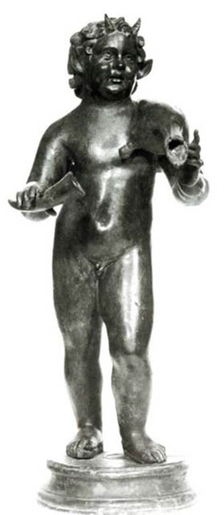 Villa dei Papiri, Herculaneum. Atrium. Bronze statue of Silenus with wineskin and drinking horn in right hand found in 1754 round the impluvium.
Now in Naples Archaeological Museum. Inventory number 5031.
